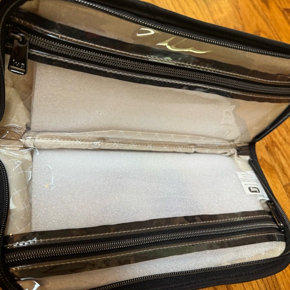 NWT Lug Flash Cosmetics Case - Picture 3 of 3